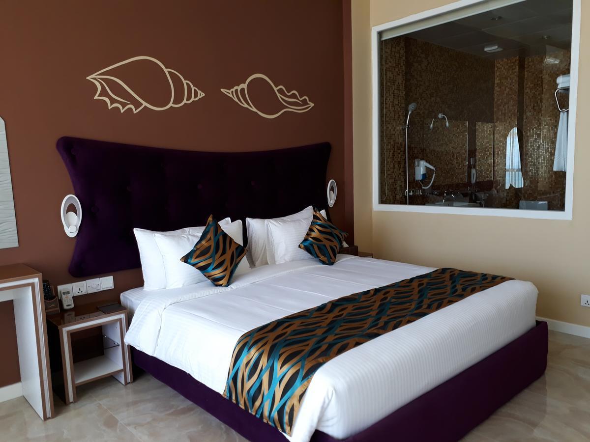 Ocean Queen Hotel Wadduwa Zewnętrze zdjęcie